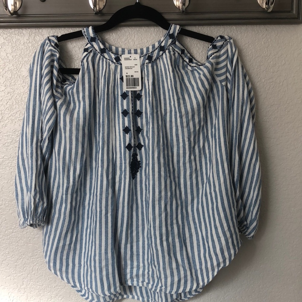 NWT M Forever 21 Cold Shoulder Blouse